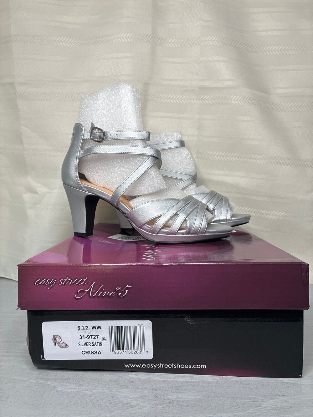 Easy Street Crissa Special Occasion Dress Sandal Silver Satin Size 6.5 WW